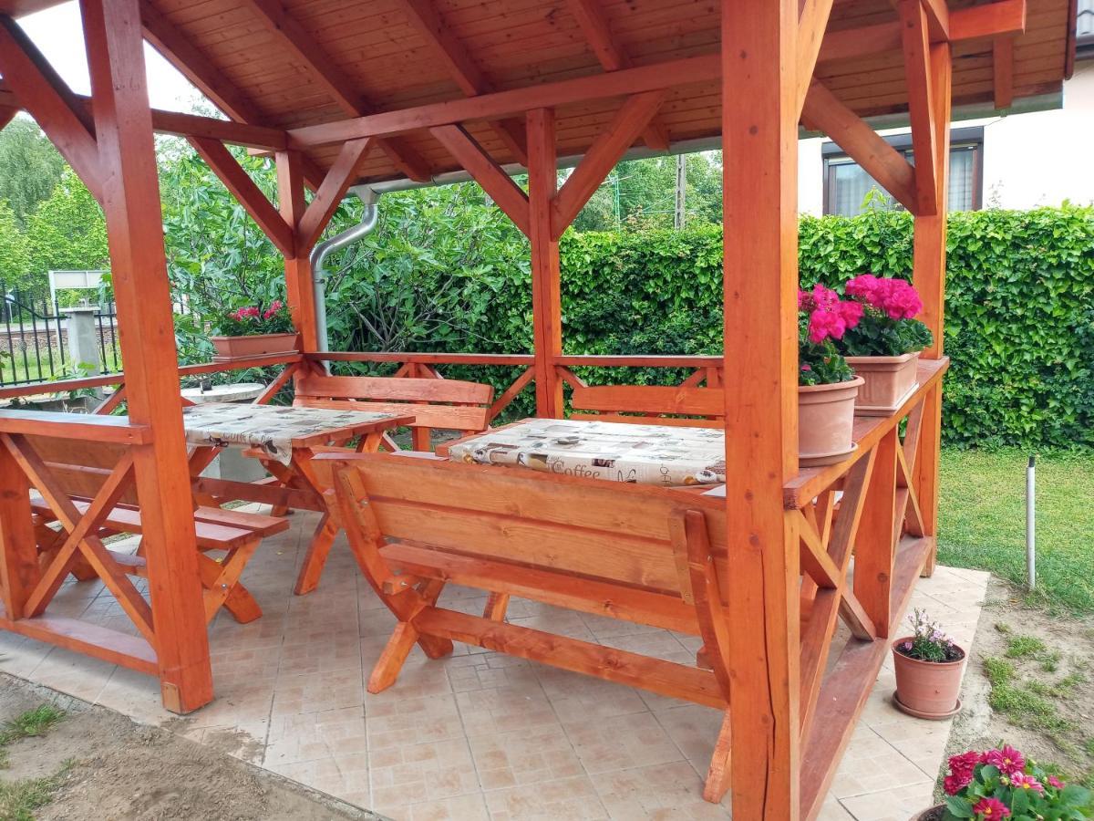 Napsugár apartmanház Balatonlelle Esterno foto