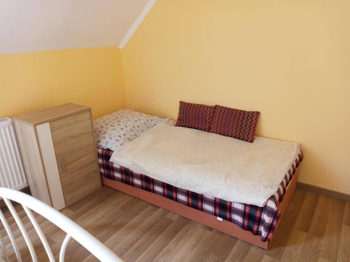 Napsugár apartmanház Balatonlelle Esterno foto