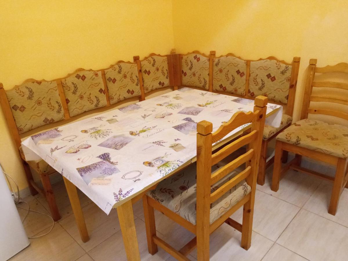 Napsugár apartmanház Balatonlelle Esterno foto