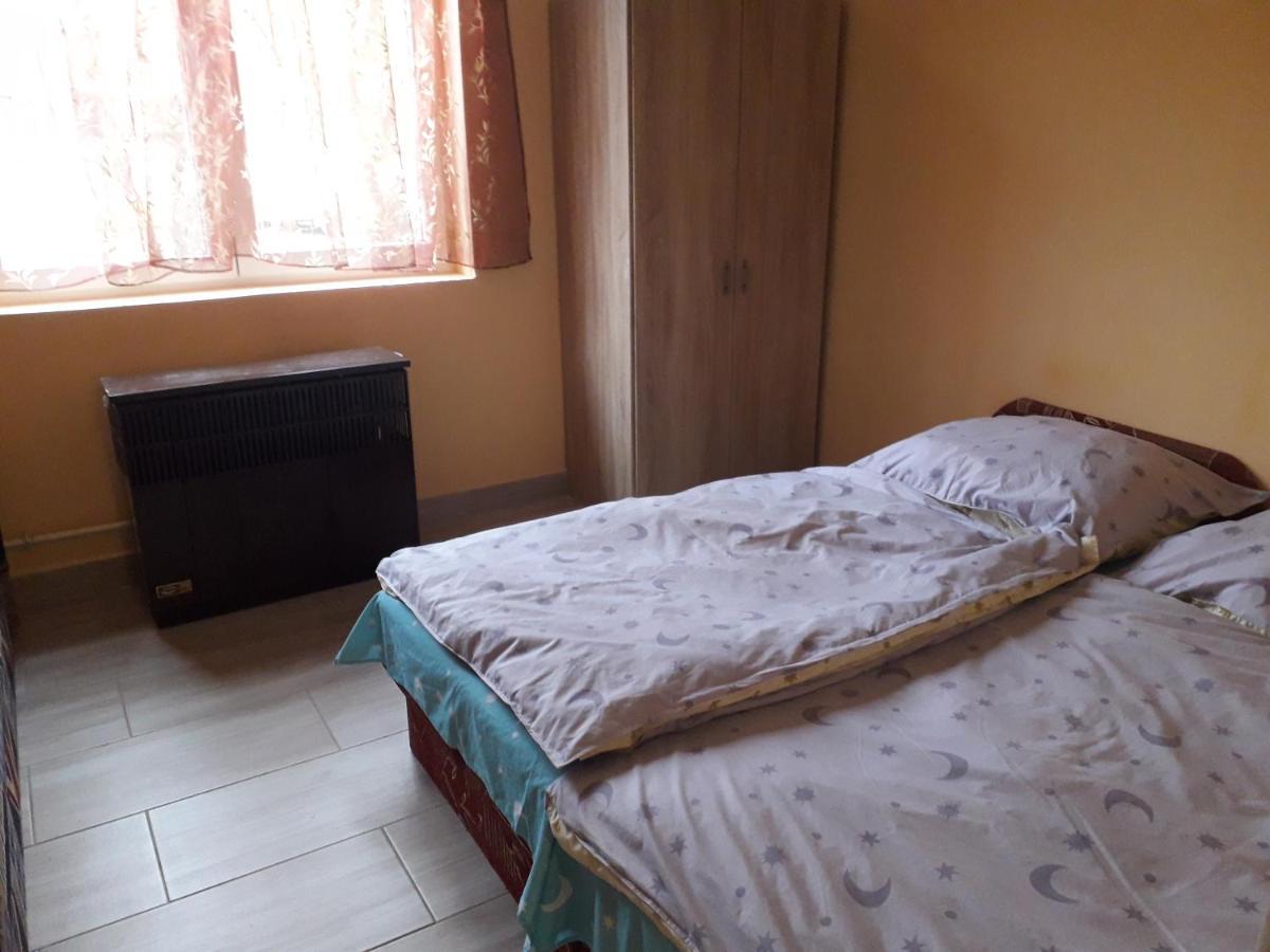 Napsugár apartmanház Balatonlelle Esterno foto