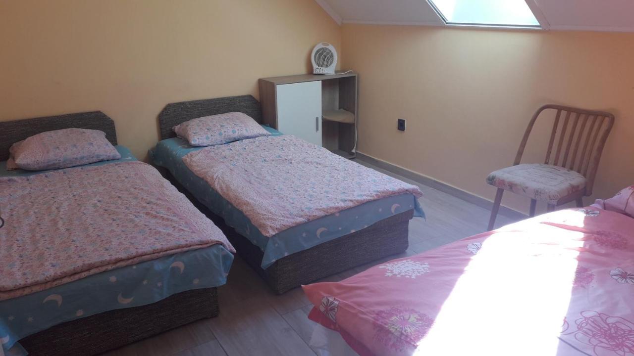 Napsugár apartmanház Balatonlelle Esterno foto