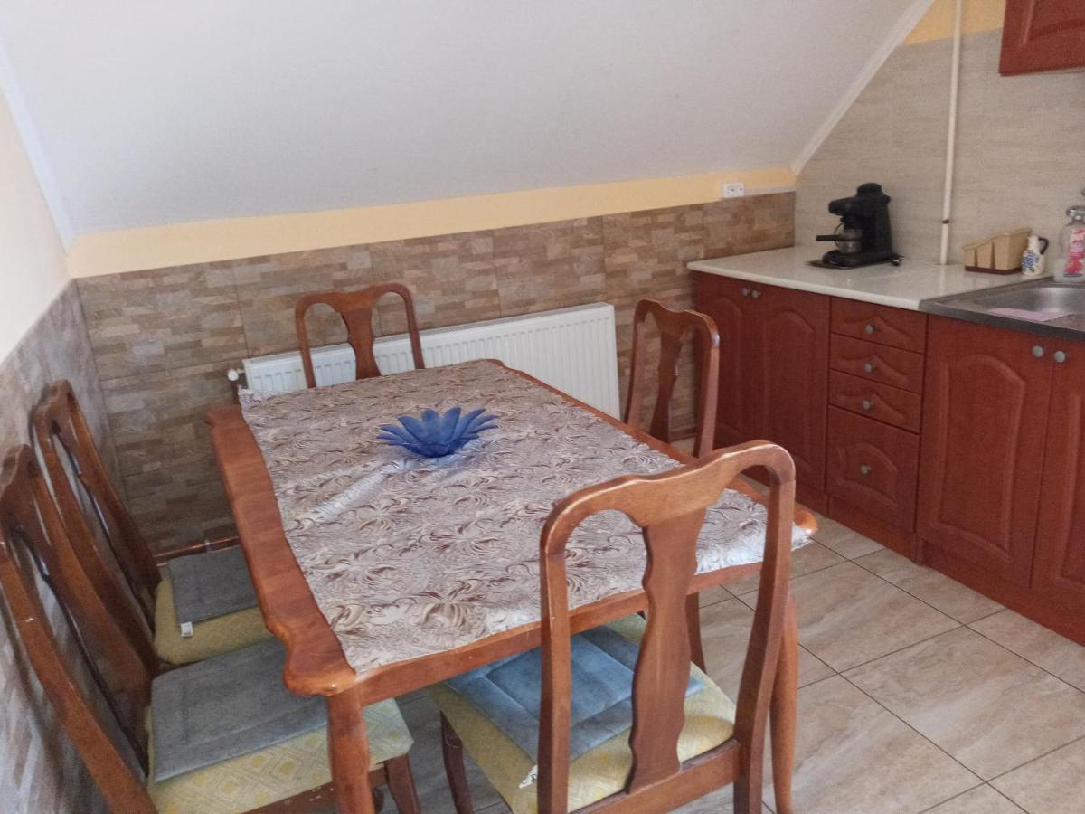Napsugár apartmanház Balatonlelle Esterno foto