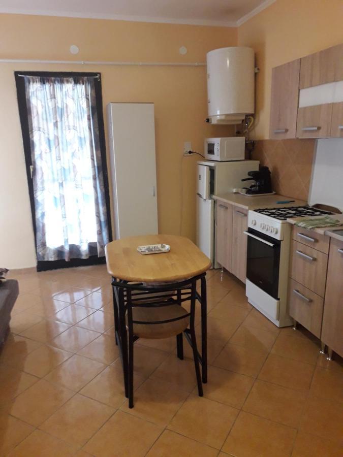 Napsugár apartmanház Balatonlelle Esterno foto