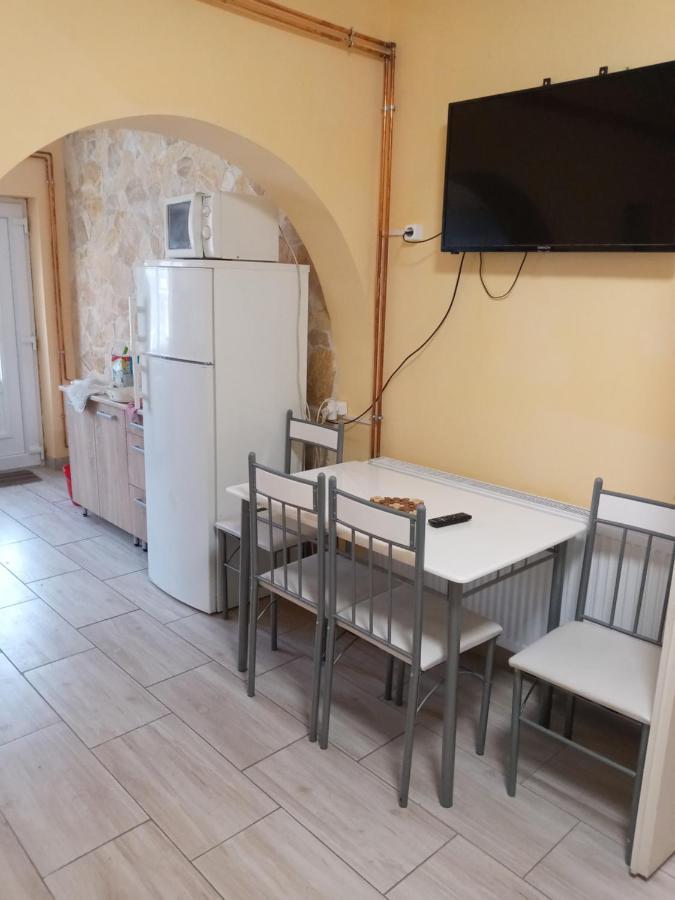 Napsugár apartmanház Balatonlelle Esterno foto