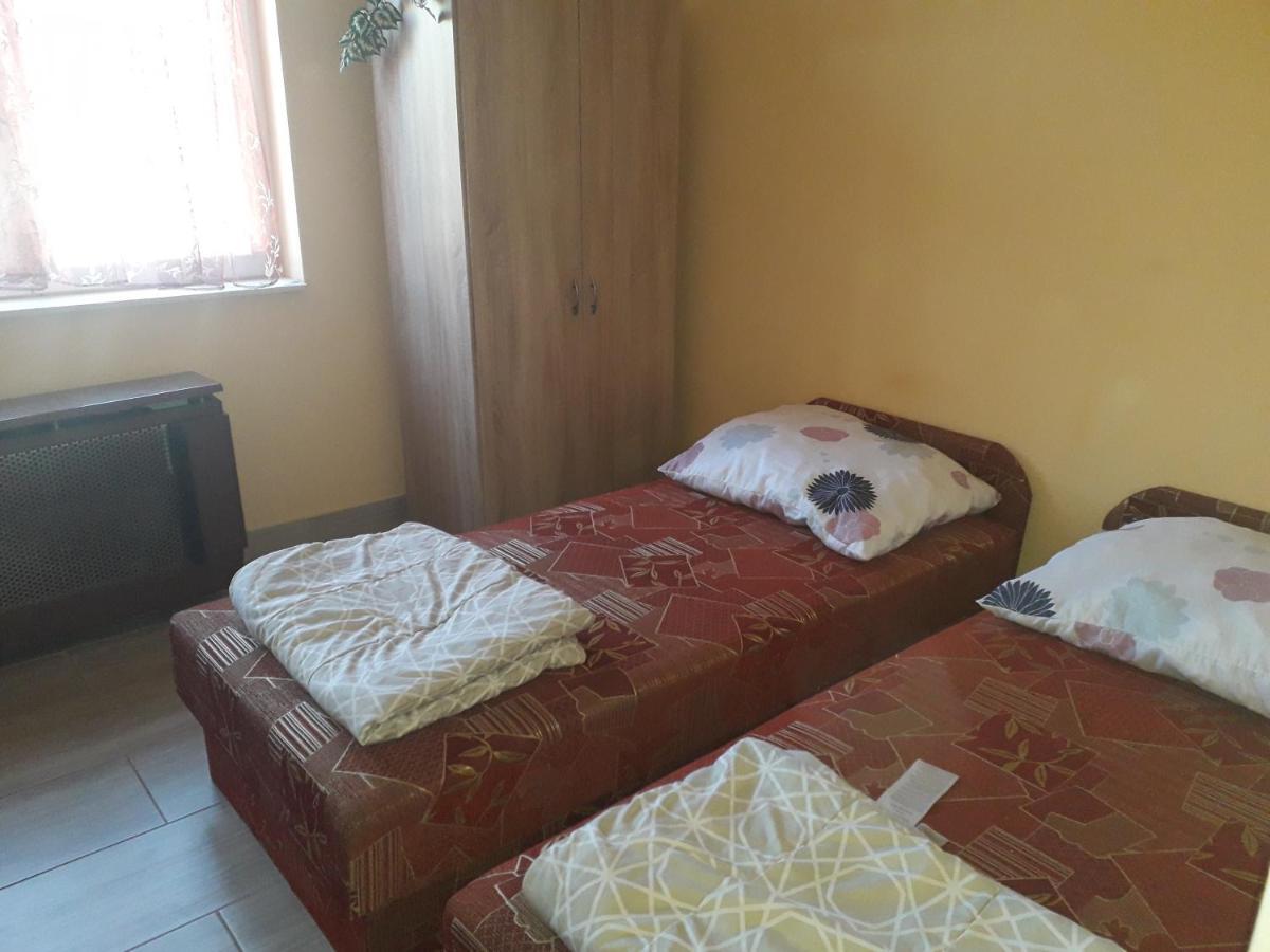 Napsugár apartmanház Balatonlelle Esterno foto