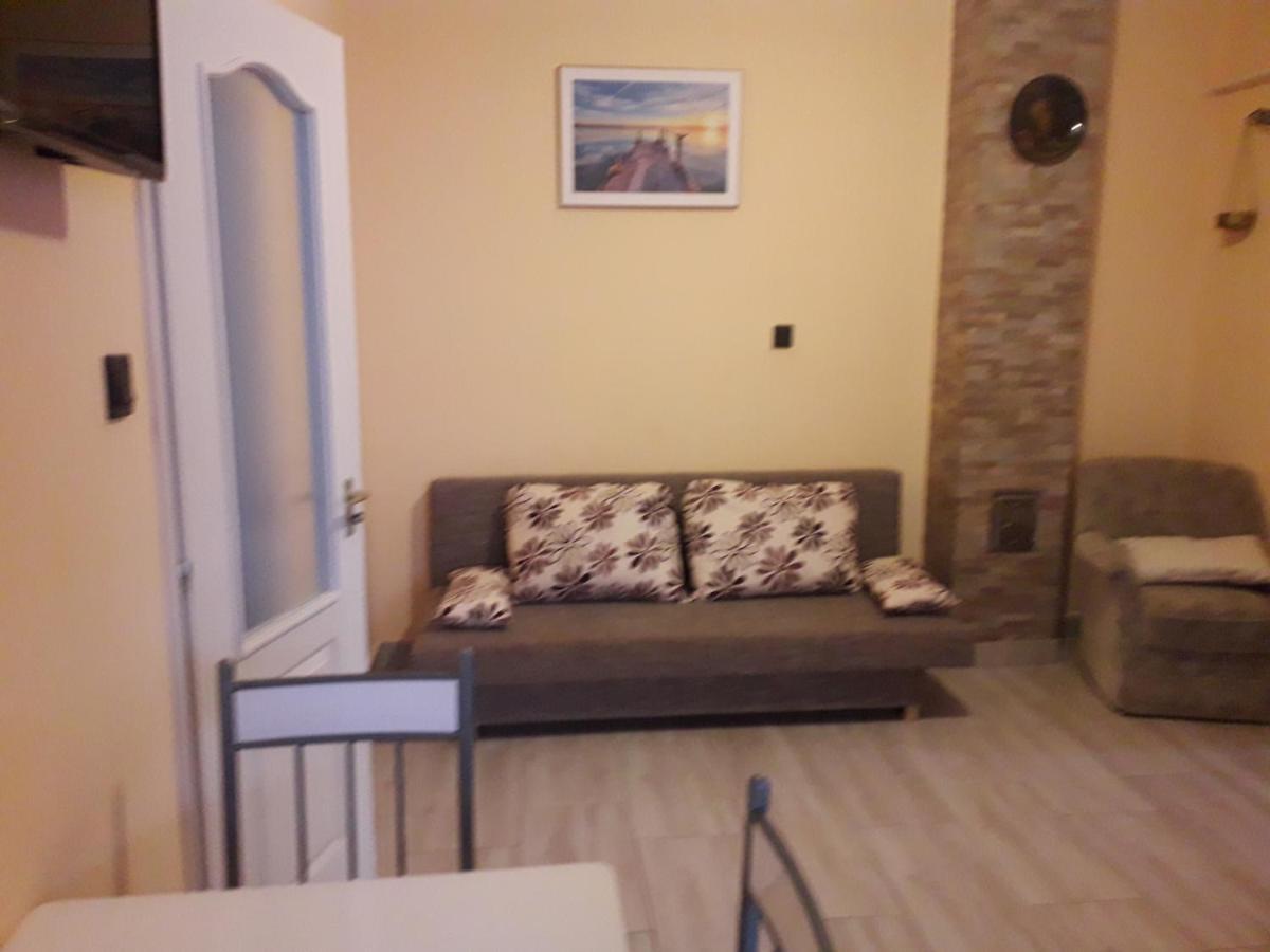 Napsugár apartmanház Balatonlelle Esterno foto