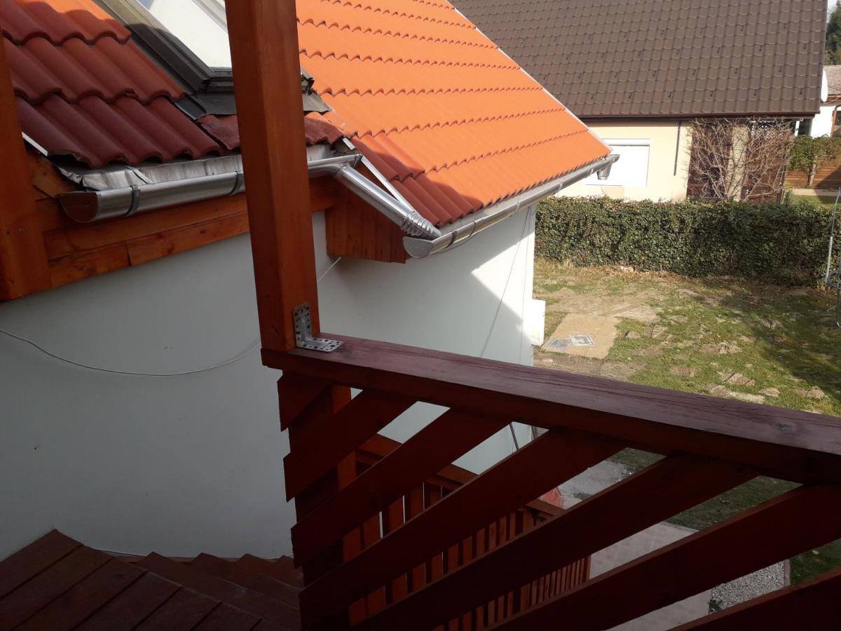 Napsugár apartmanház Balatonlelle Esterno foto
