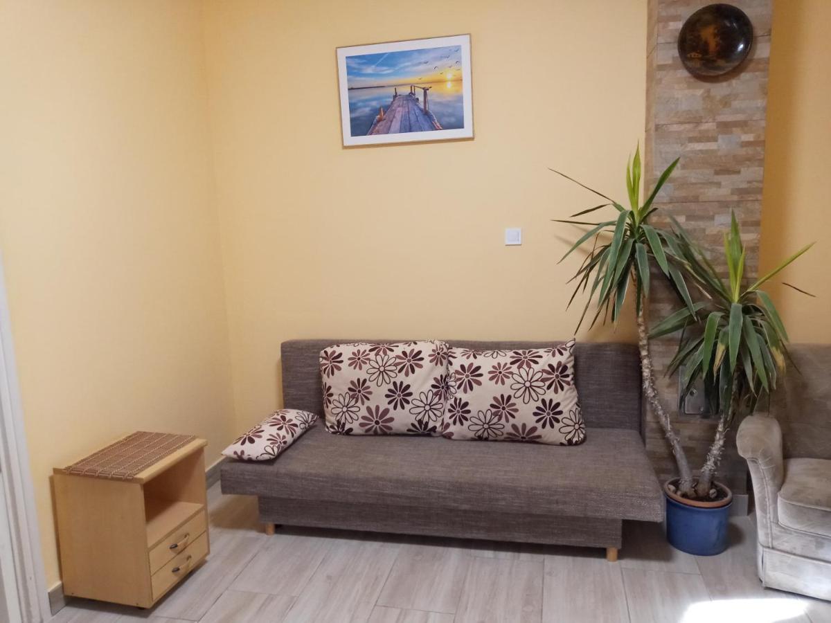 Napsugár apartmanház Balatonlelle Esterno foto