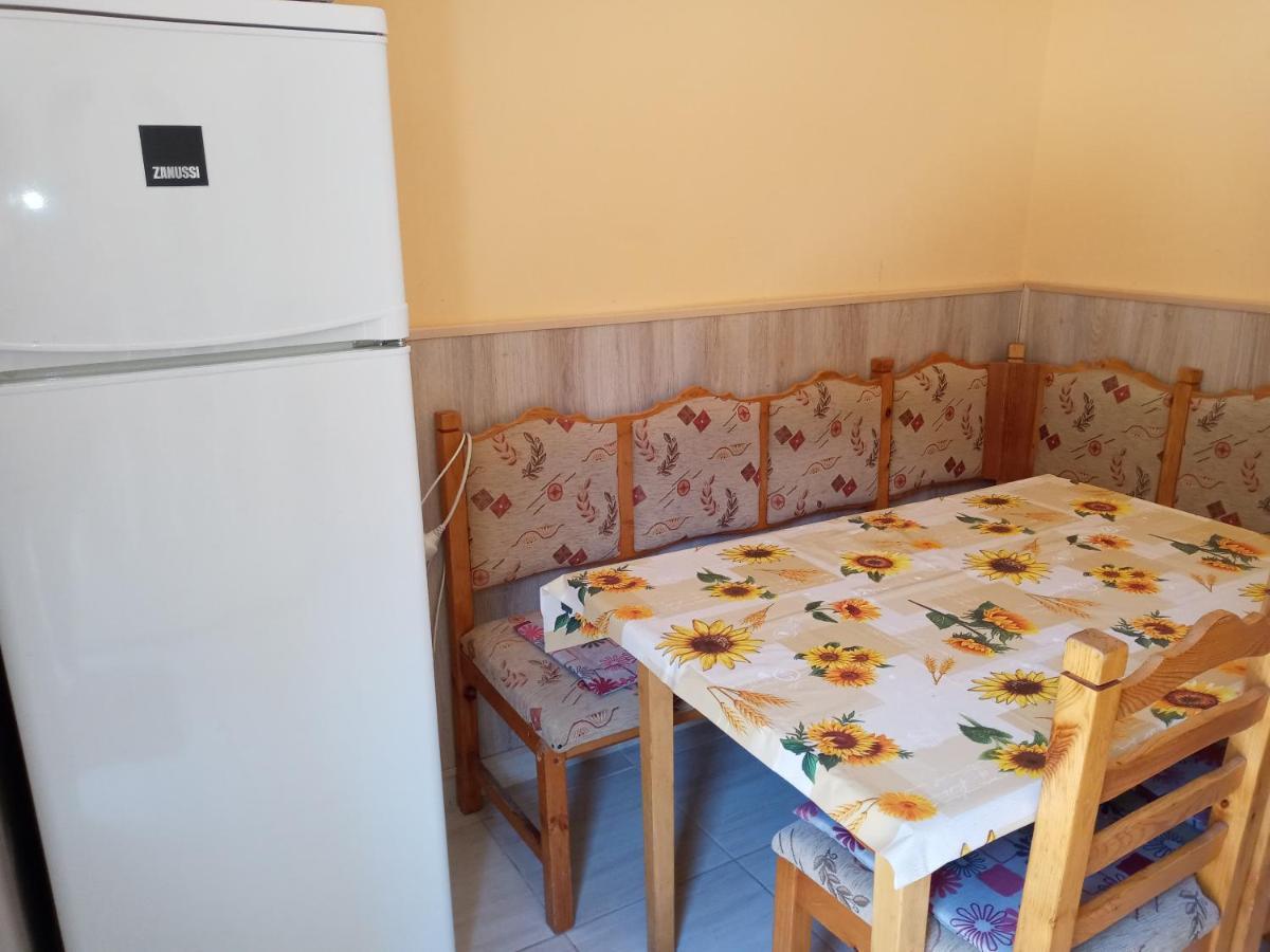 Napsugár apartmanház Balatonlelle Esterno foto