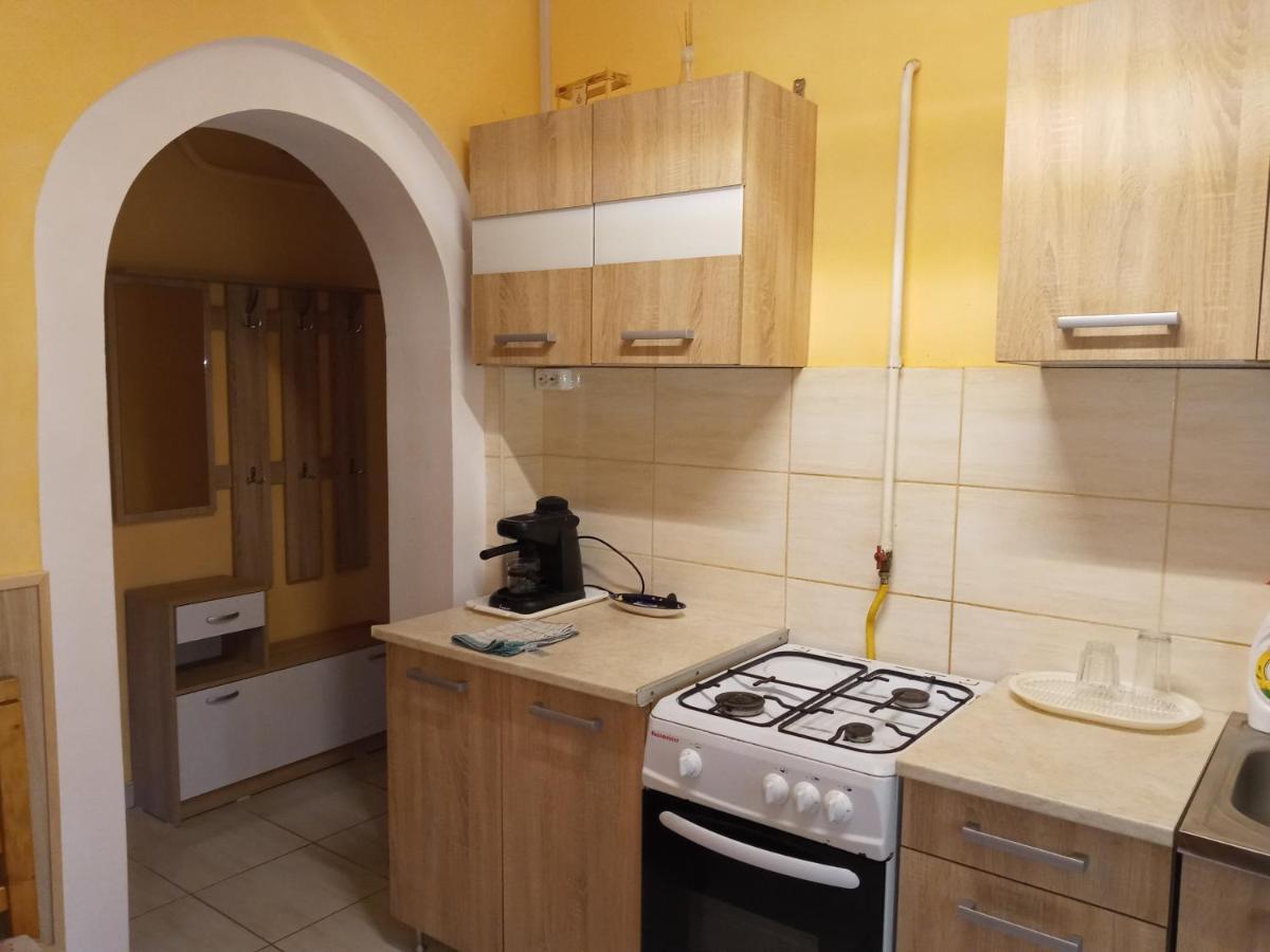 Napsugár apartmanház Balatonlelle Esterno foto