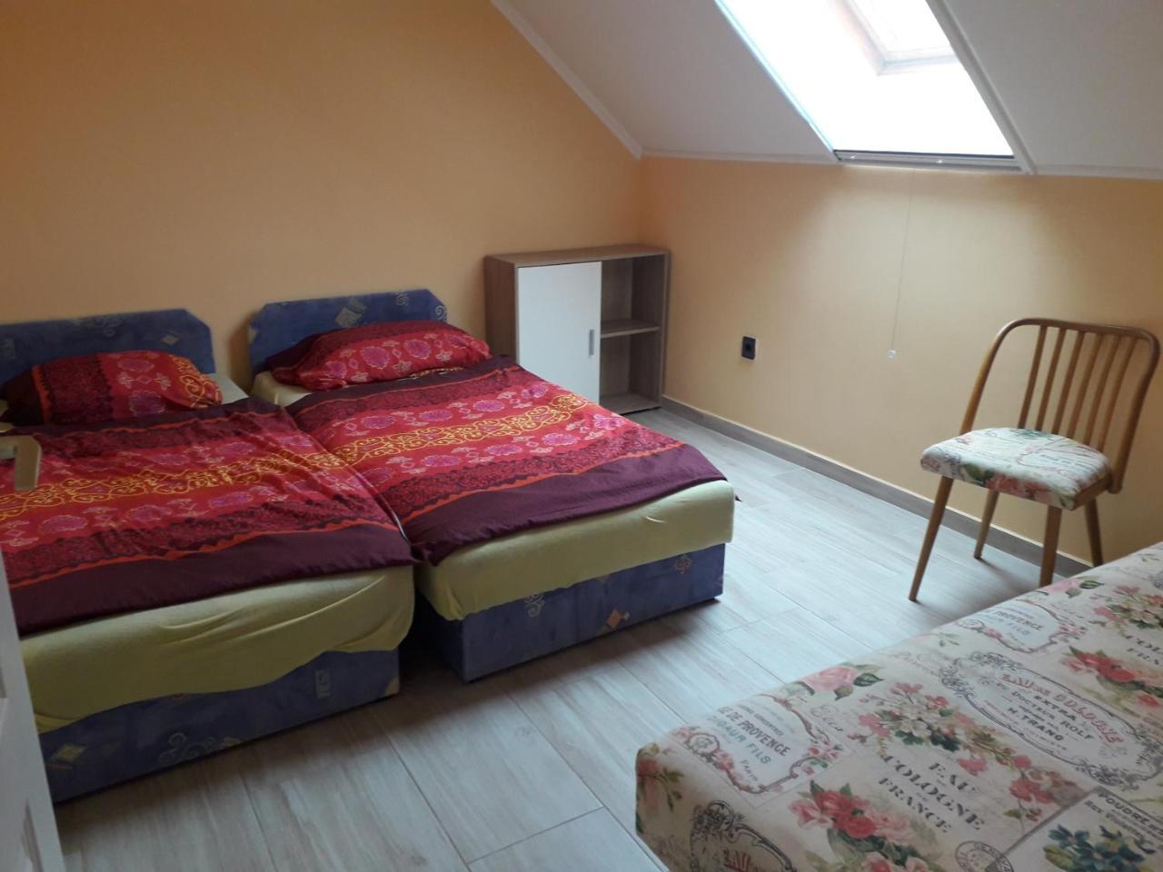 Napsugár apartmanház Balatonlelle Esterno foto