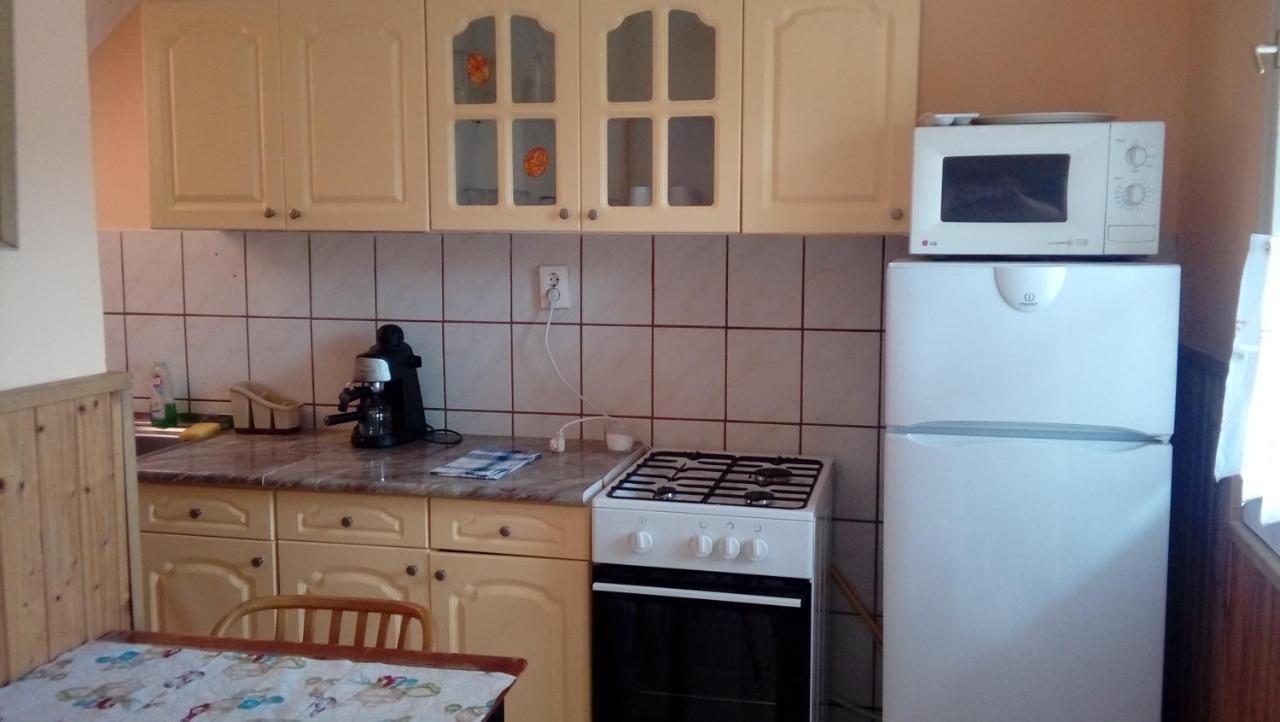 Napsugár apartmanház Balatonlelle Esterno foto