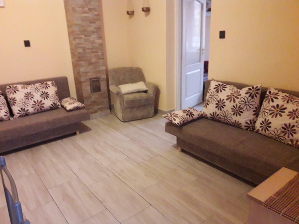 Napsugár apartmanház Balatonlelle Esterno foto